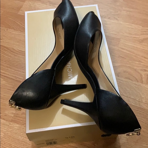 NWOT black women’s peep toe heels - Picture 3 of 8